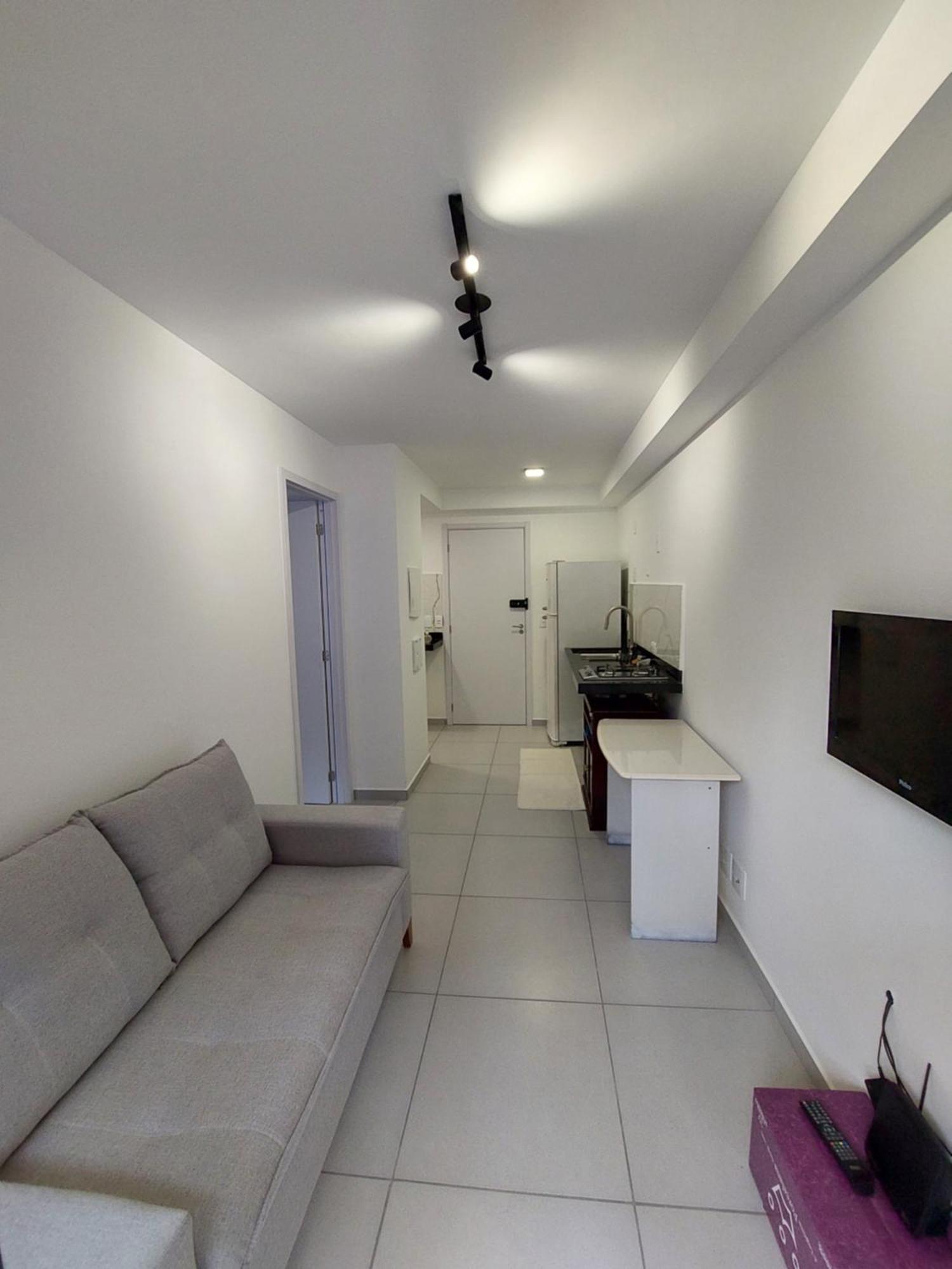 Apartment Cr *